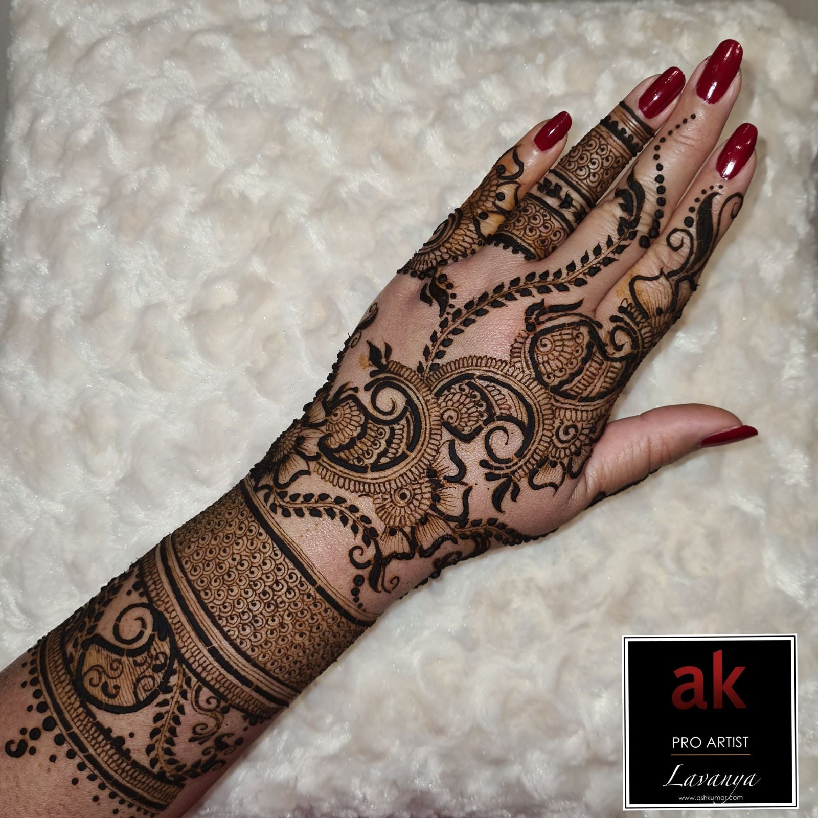 LAVANYA (UK & International)